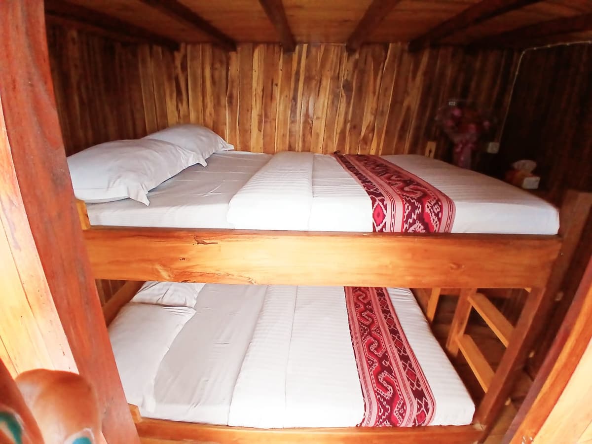 Shared AC Cabin (8 pax)